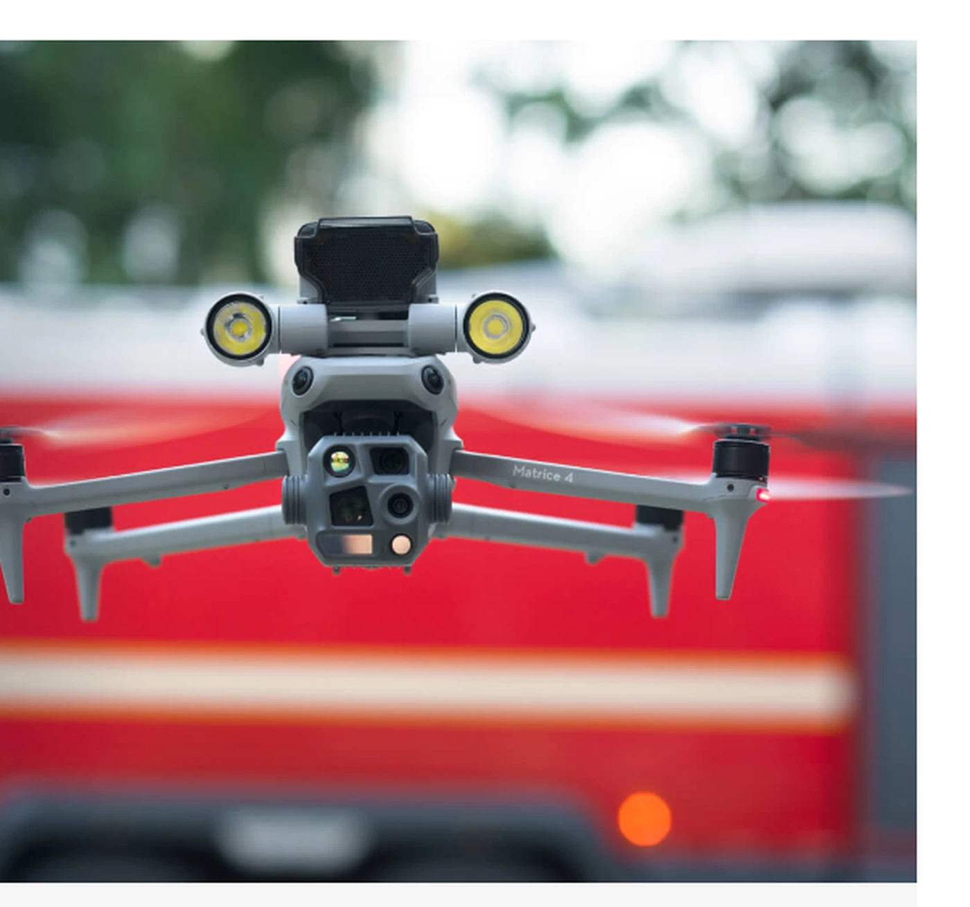 DJI Matrice 4T pentru termoviziune, zoom și intervenții rapide