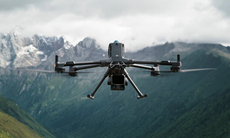 DJI Matrice 400 pentru fotogrammetrie și proiecte topografice extinse